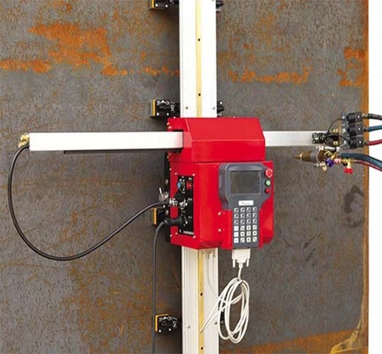 HNC-100K tragbare magnetische vertikale CNC-Plasma-und Flammens chneide maschine