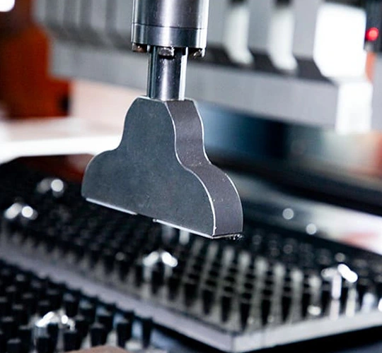 Im Vergleich zu traditionellen Verarbeitung methoden: die Vorteile multi lateraler flexibler Biege zentren